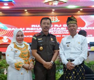 Kejati Riau Kunjungan Kerja ke Rohil, Disambut Secara Adat